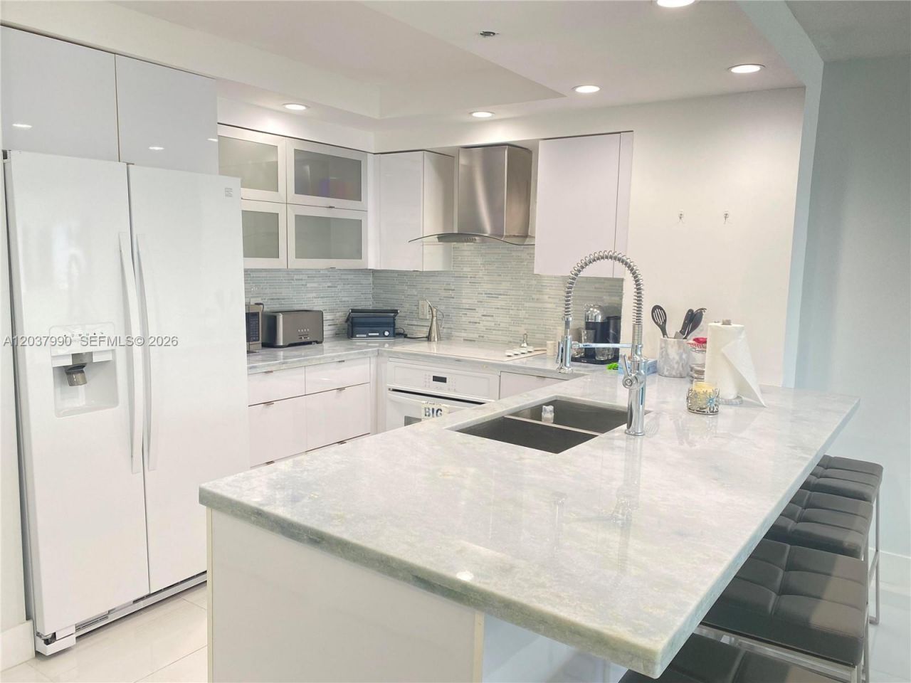 6917 Collins Ave, Unit 1205, Miami Beach, FL 33141 Photo