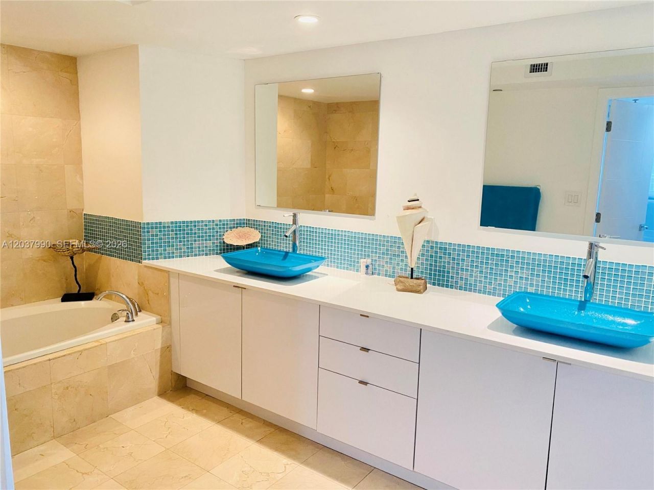 6917 Collins Ave, Unit 1205, Miami Beach, FL 33141 Photo