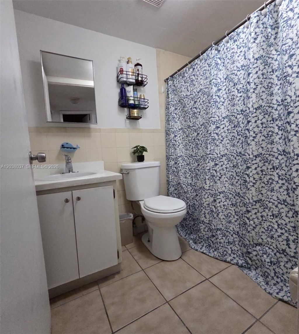 2560 W 60th St, Unit 104, Hialeah, FL 33016 Photo