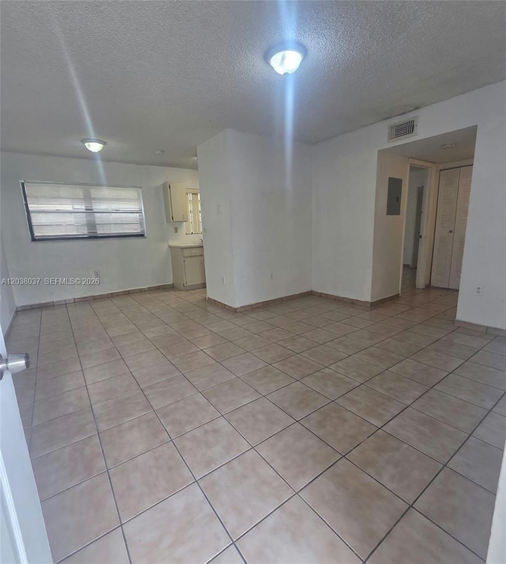 2560 W 60th St, Unit 104, Hialeah, FL 33016 Photo
