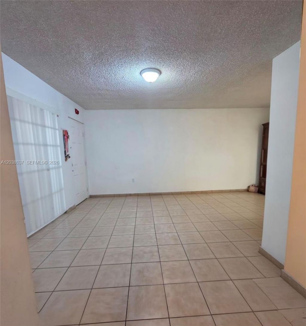 2560 W 60th St, Unit 104, Hialeah, FL 33016 Photo