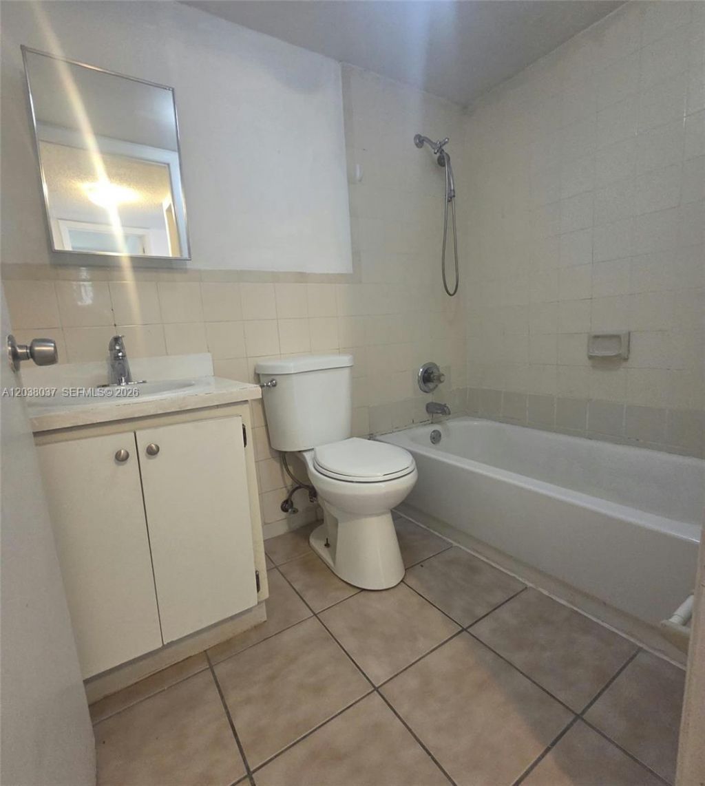 2560 W 60th St, Unit 104, Hialeah, FL 33016 Photo