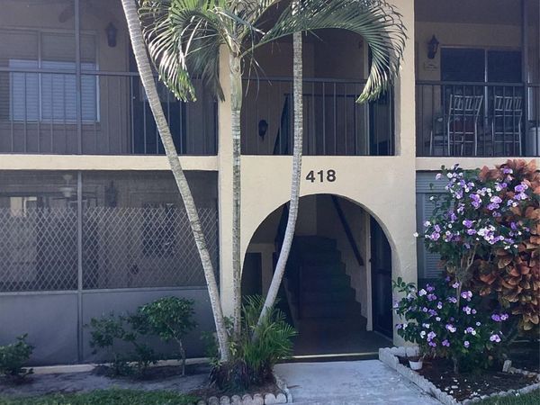 418 Pine Glen Lane, Unit C2, Greenacres, FL 33463