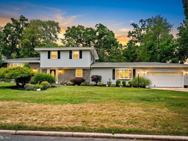 910 SOMERSET DRIVE, TOMS RIVER, NJ 08753