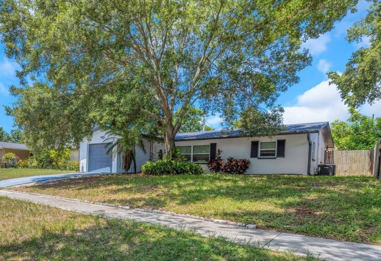 1806 Vancouver Drive, Clearwater, FL 33756 Main Photo