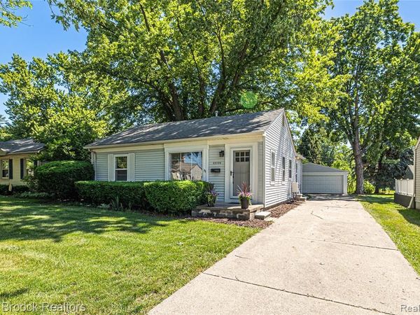 22728 Violet Street, Farmington, MI 48336
