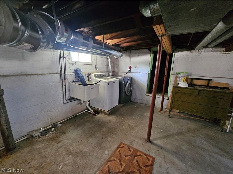 875 E 236th Street, Euclid, OH 44123 Photo 37