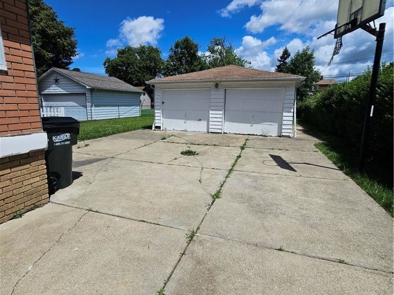 875 E 236th Street, Euclid, OH 44123 Photo 38
