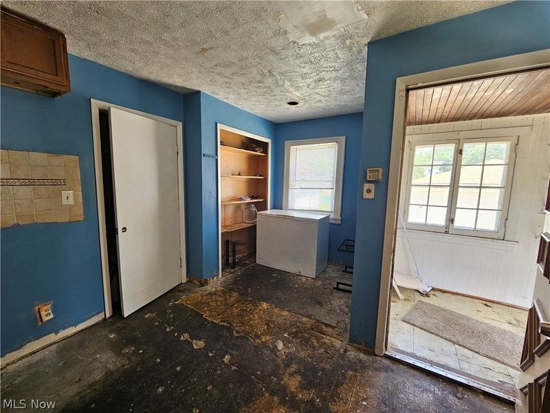 875 E 236th Street, Euclid, OH 44123 Photo 8