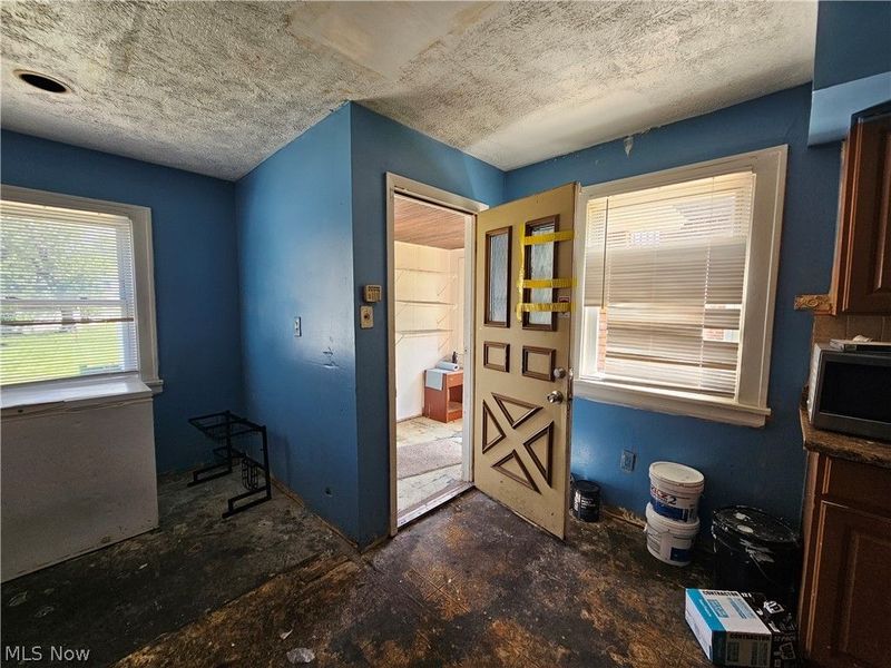 875 E 236th Street, Euclid, OH 44123 Photo 9