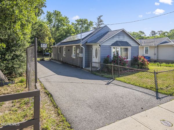 213 Manapaqua Avenue, Lakehurst, NJ 08733