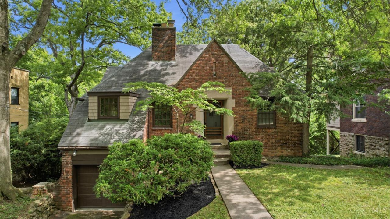 454 Wood Avenue, Cincinnati, OH 45220 Main Photo