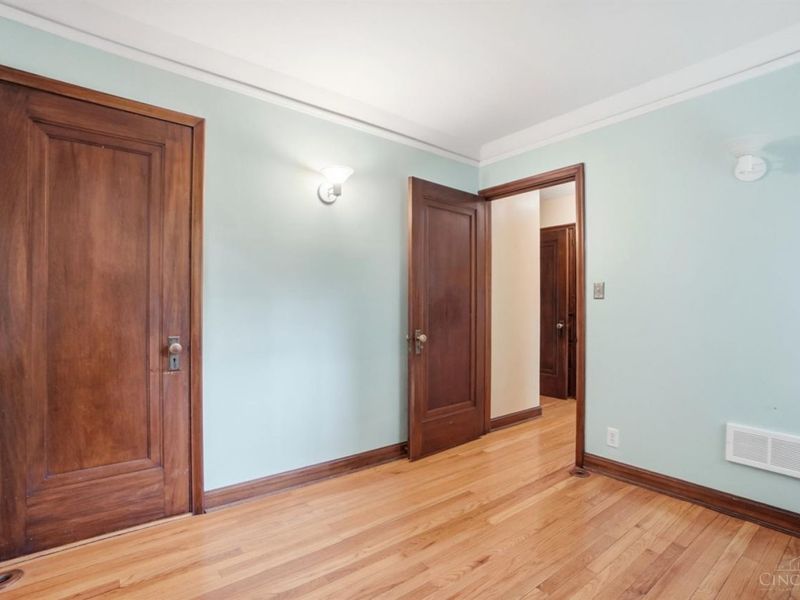 454 Wood Avenue, Cincinnati, OH 45220 Photo 21