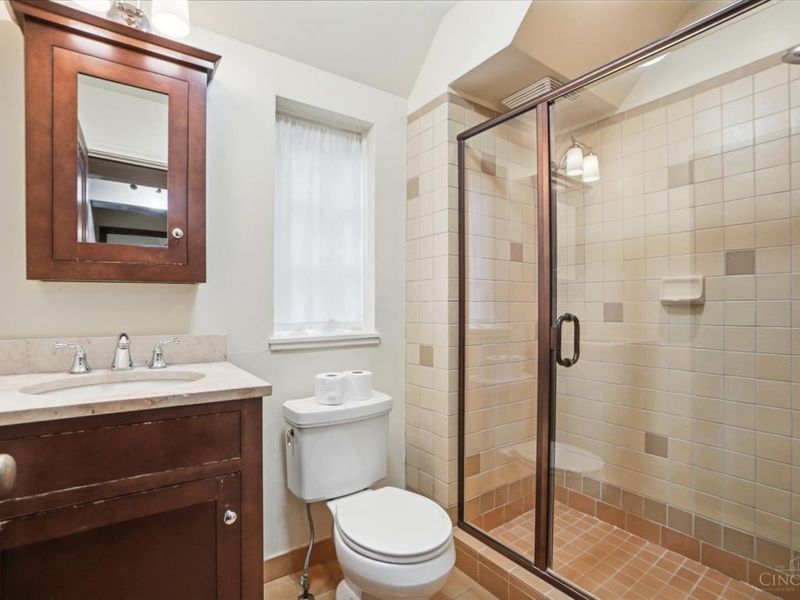 454 Wood Avenue, Cincinnati, OH 45220 Photo 28