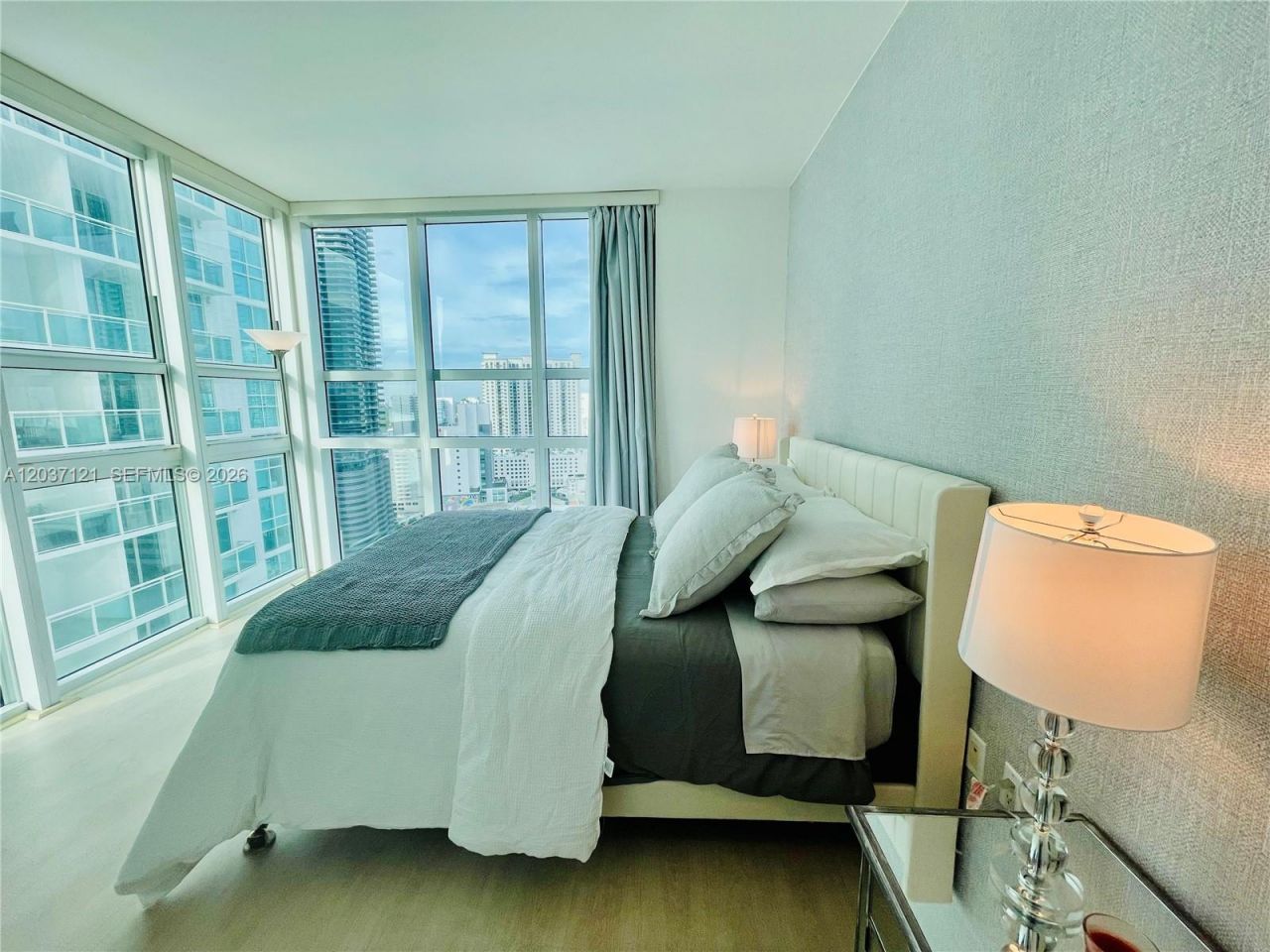 950 Brickell Bay Dr , Unit 2601, Miami, FL 33131 Photo
