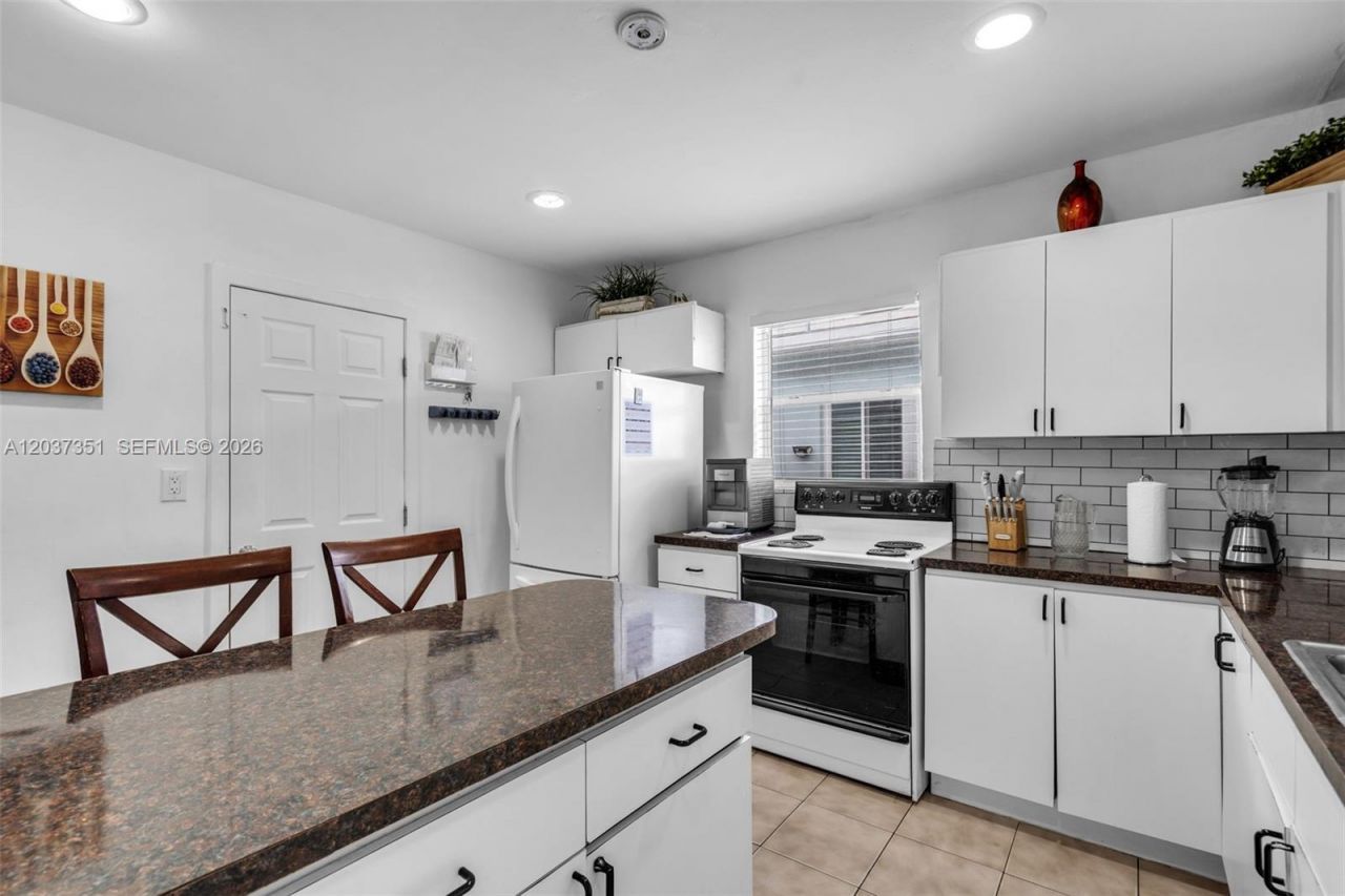2355 SW 1st St , Miami, FL 33135 Photo