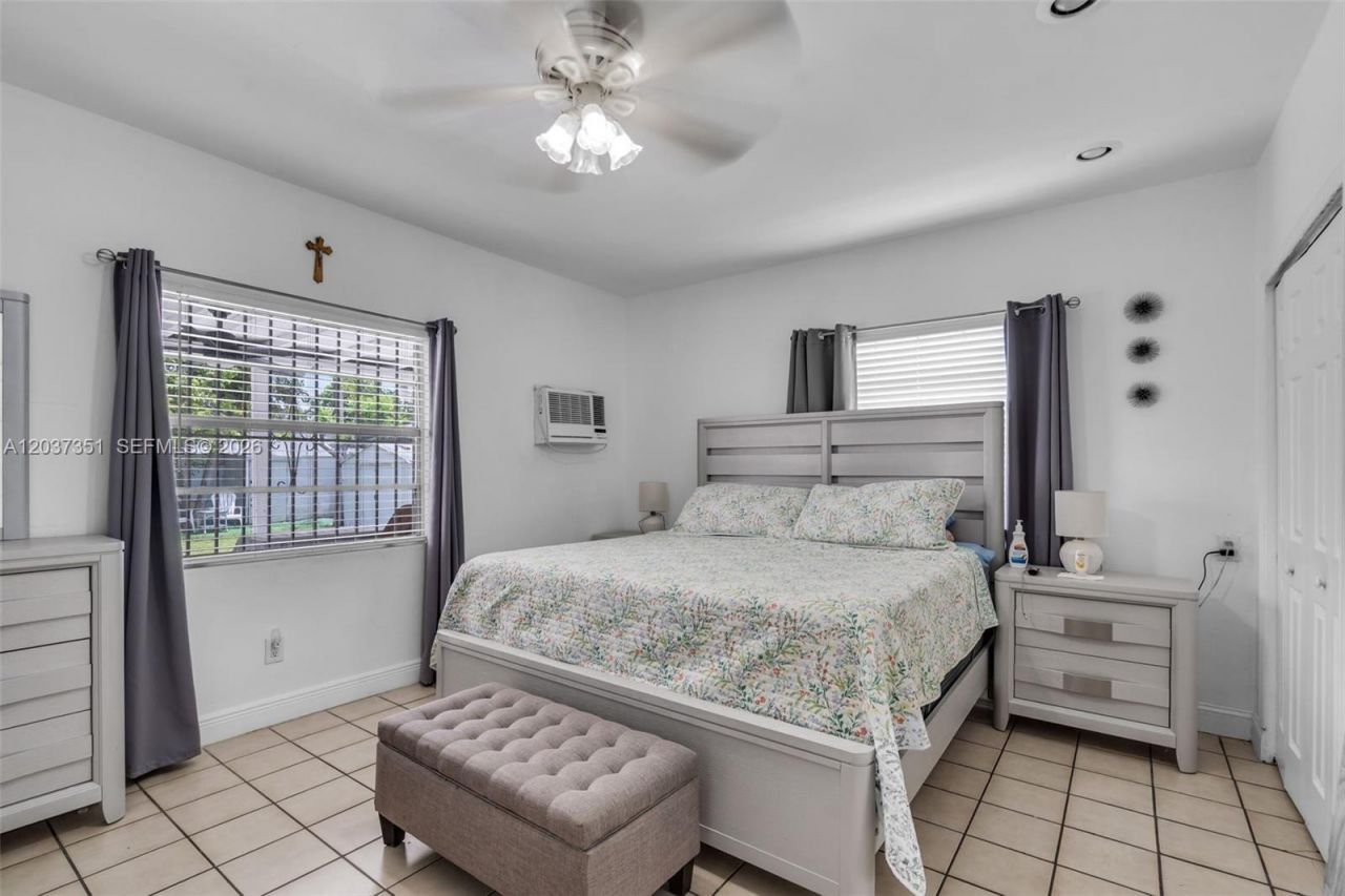 2355 SW 1st St , Miami, FL 33135 Photo