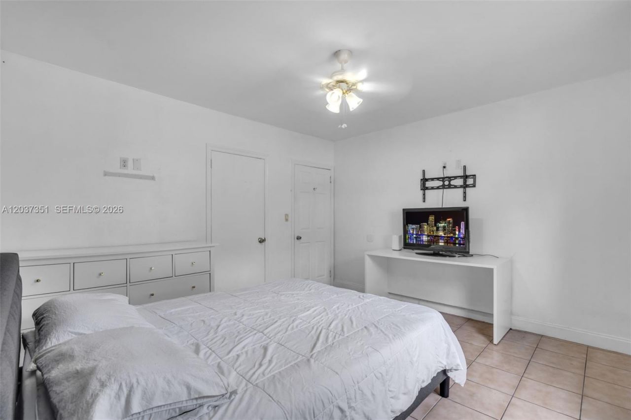 2355 SW 1st St , Miami, FL 33135 Photo