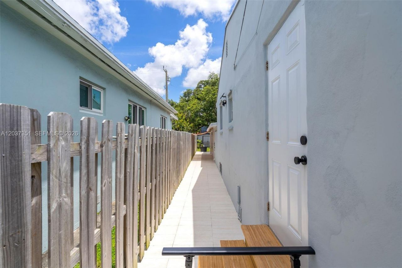 2355 SW 1st St , Miami, FL 33135 Photo