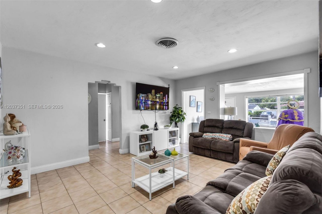 2355 SW 1st St , Miami, FL 33135 Photo