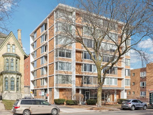 1409 N Prospect Ave, Unit 302, Milwaukee, WI 53202