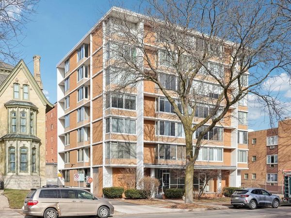 1409 N Prospect AVENUE, Unit 302, Milwaukee, WI 53202