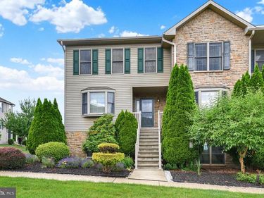 925 WOODRIDGE DRIVE, MIDDLETOWN, PA 17057