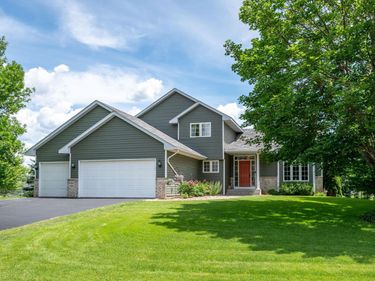 13522 Oakwood Drive, Rogers, MN 55374