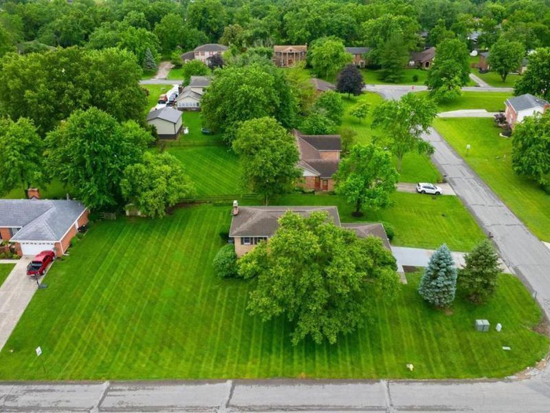 8334 Mary Beth Drive, West Chester, OH 45069 Photo 2