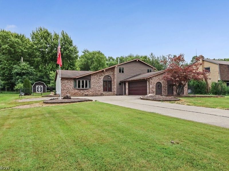 7075 Big Creek Parkway , Middleburg Heights, OH 44130 Photo 2