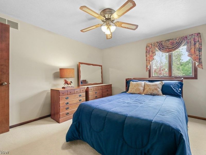 7075 Big Creek Parkway , Middleburg Heights, OH 44130 Photo 22