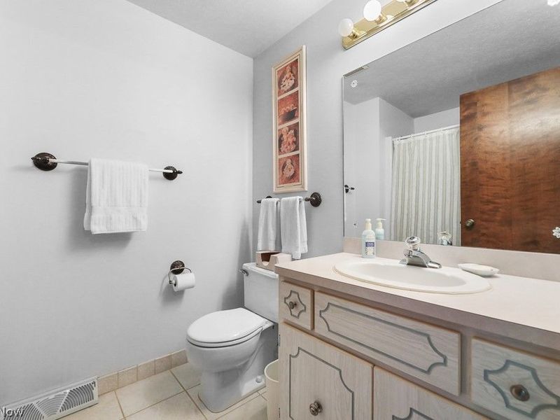 7075 Big Creek Parkway , Middleburg Heights, OH 44130 Photo 25