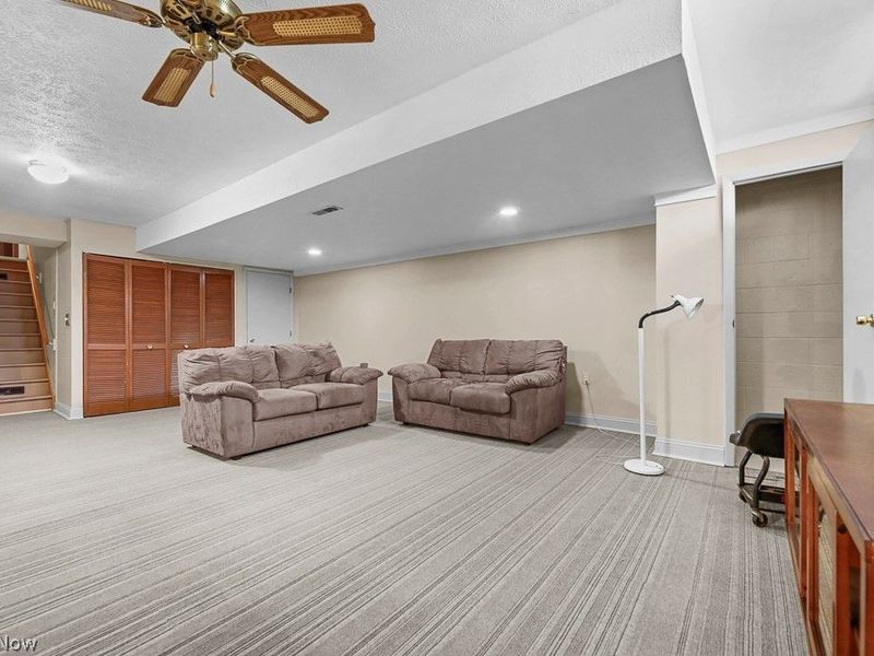 7075 Big Creek Parkway , Middleburg Heights, OH 44130 Photo 32