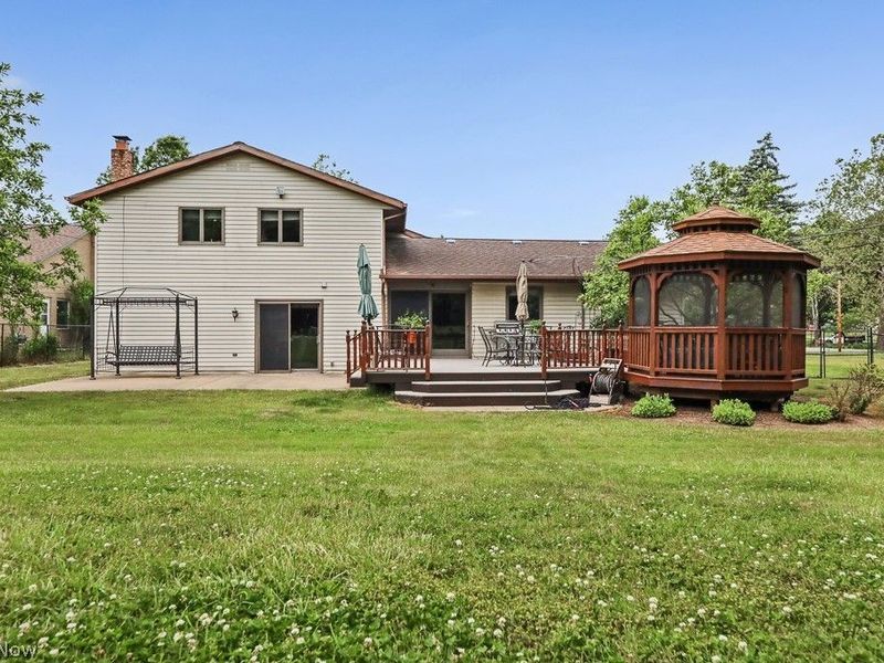 7075 Big Creek Parkway , Middleburg Heights, OH 44130 Photo 37