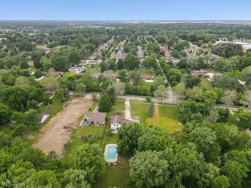 7075 Big Creek Parkway , Middleburg Heights, OH 44130 Photo 42