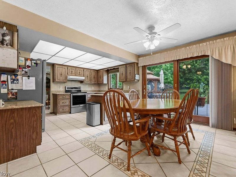 7075 Big Creek Parkway , Middleburg Heights, OH 44130 Photo 5