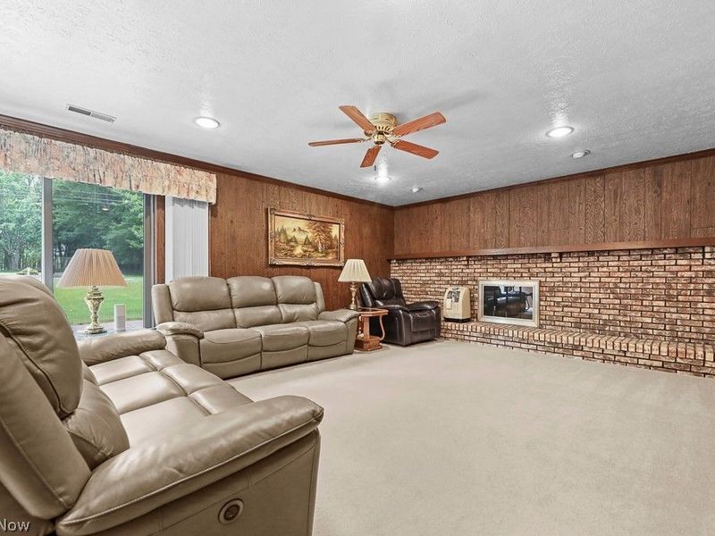 7075 Big Creek Parkway , Middleburg Heights, OH 44130 Photo 8