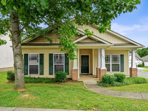 141 Dimaggio Dr , Springfield, TN 37172