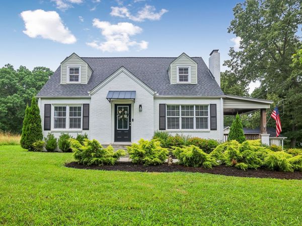 810 W Lincoln St , Tullahoma, TN 37388