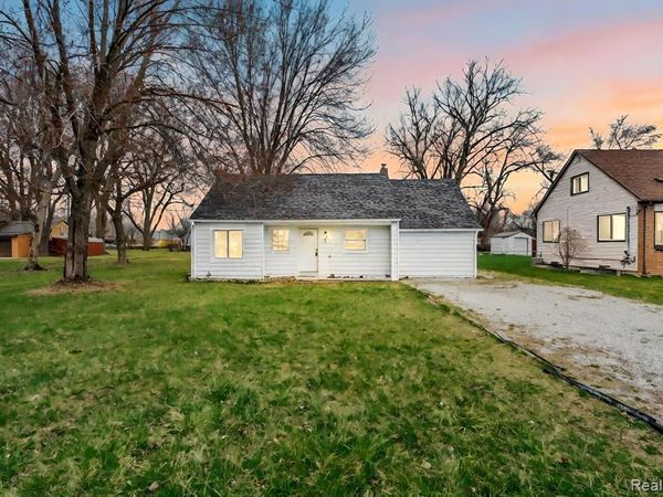 2121 Chesley Drive , Sterling Heights, MI 48310