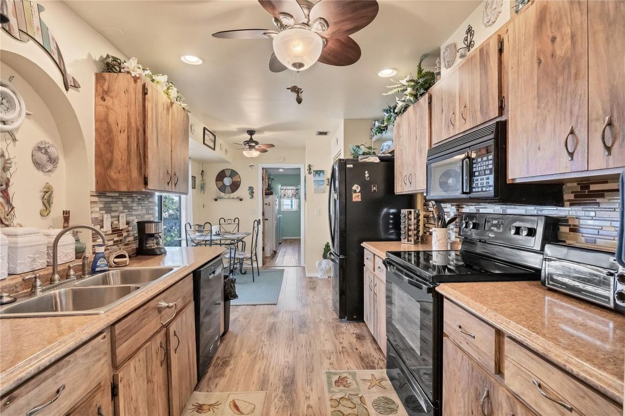 2339 Lake View Boulevard, Port Charlotte, FL 33948 Photo