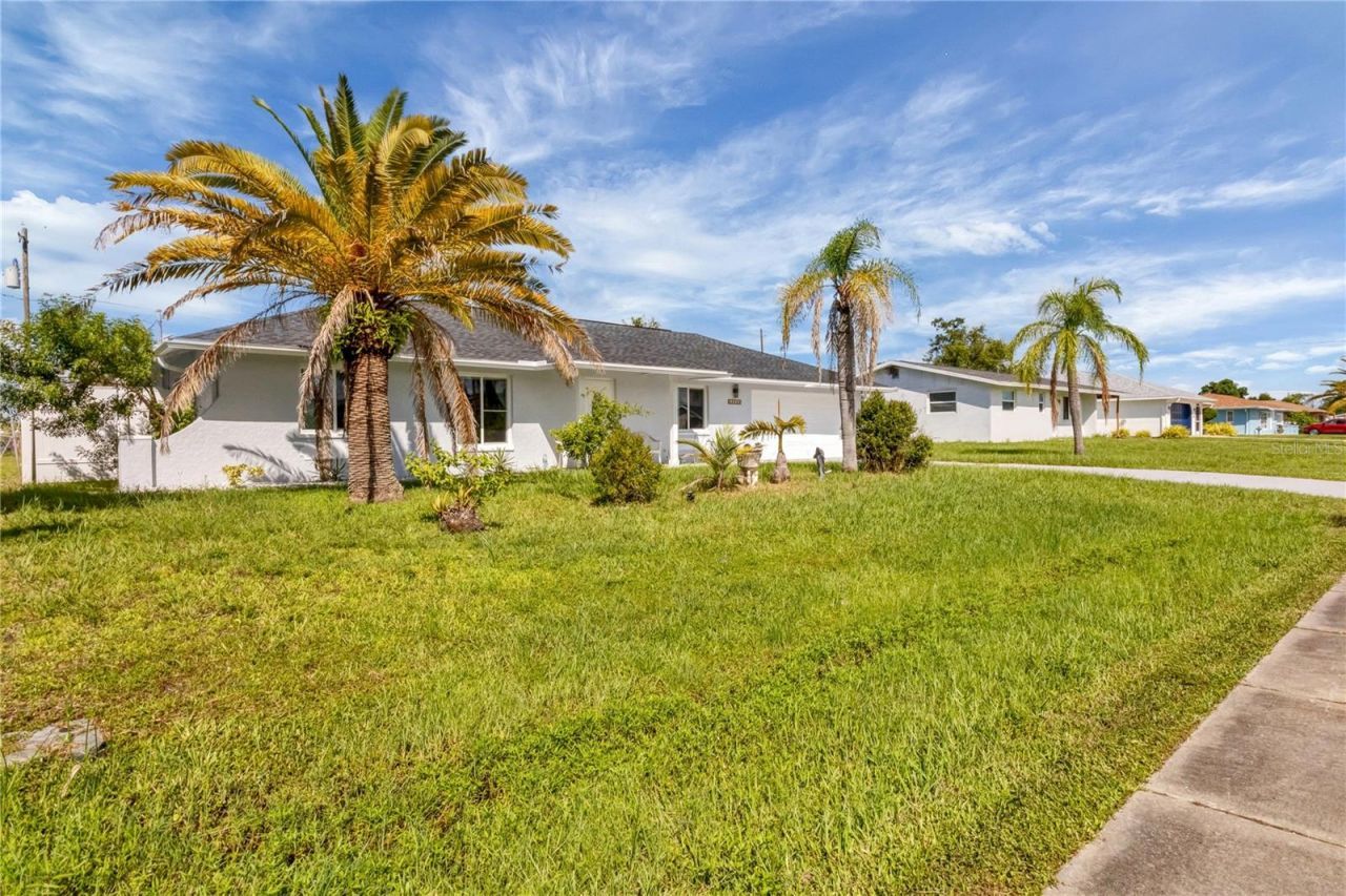 2339 Lake View Boulevard, Port Charlotte, FL 33948 Photo