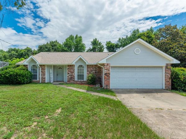 1206 EGO DRIVE , CRESTVIEW, FL 32536