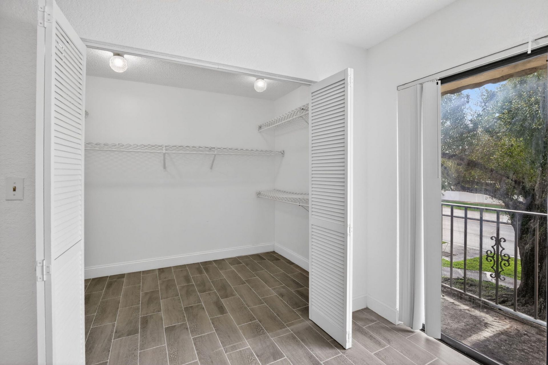 11556 NW 1st Street, Plantation, FL 33325 Photo