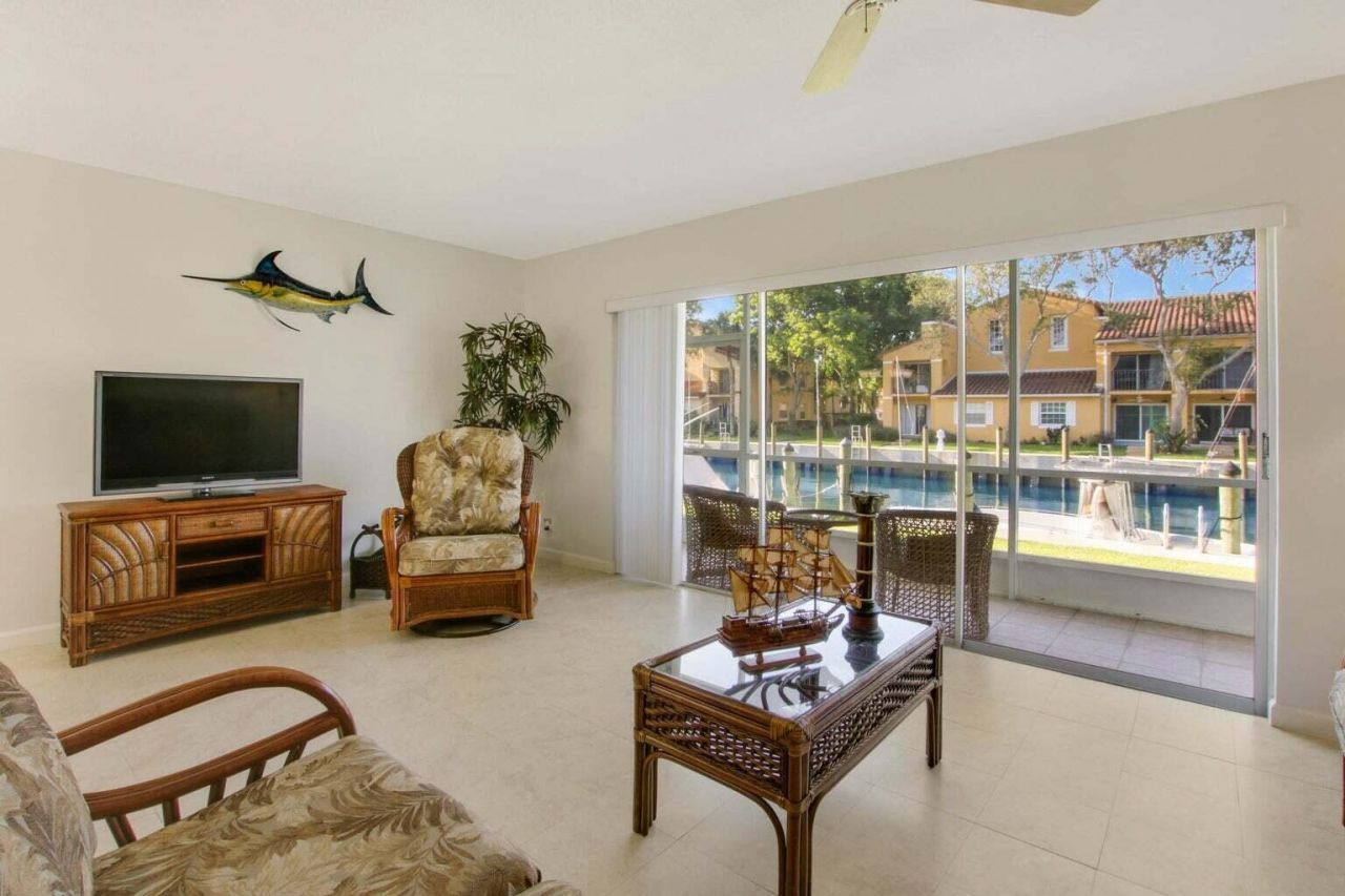 120 Lehane Terrace, Unit 109, North Palm Beach, FL 33408 Photo