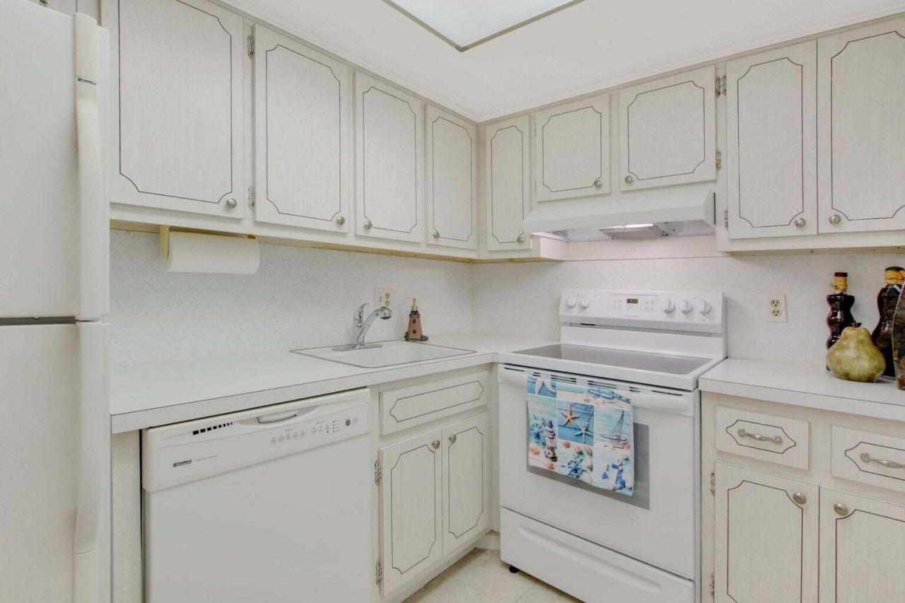 120 Lehane Terrace, Unit 109, North Palm Beach, FL 33408 Photo