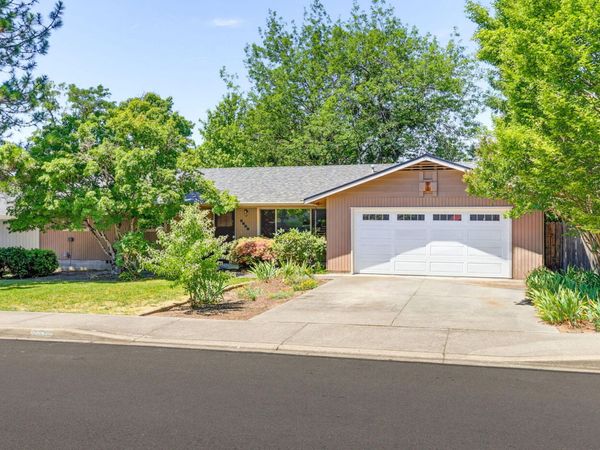 2533 Tahitian Avenue, Medford, OR 97504