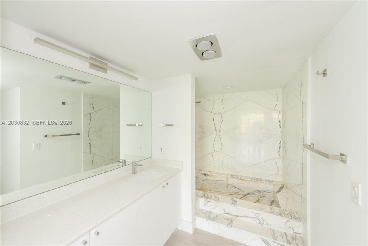 155 Ocean Lane Dr, Unit 403, Key Biscayne, FL 33149 Photo