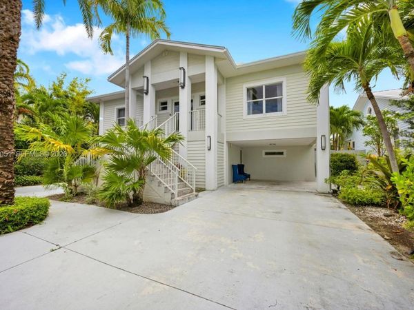 1076 NE Little River Dr , Miami, FL 33138