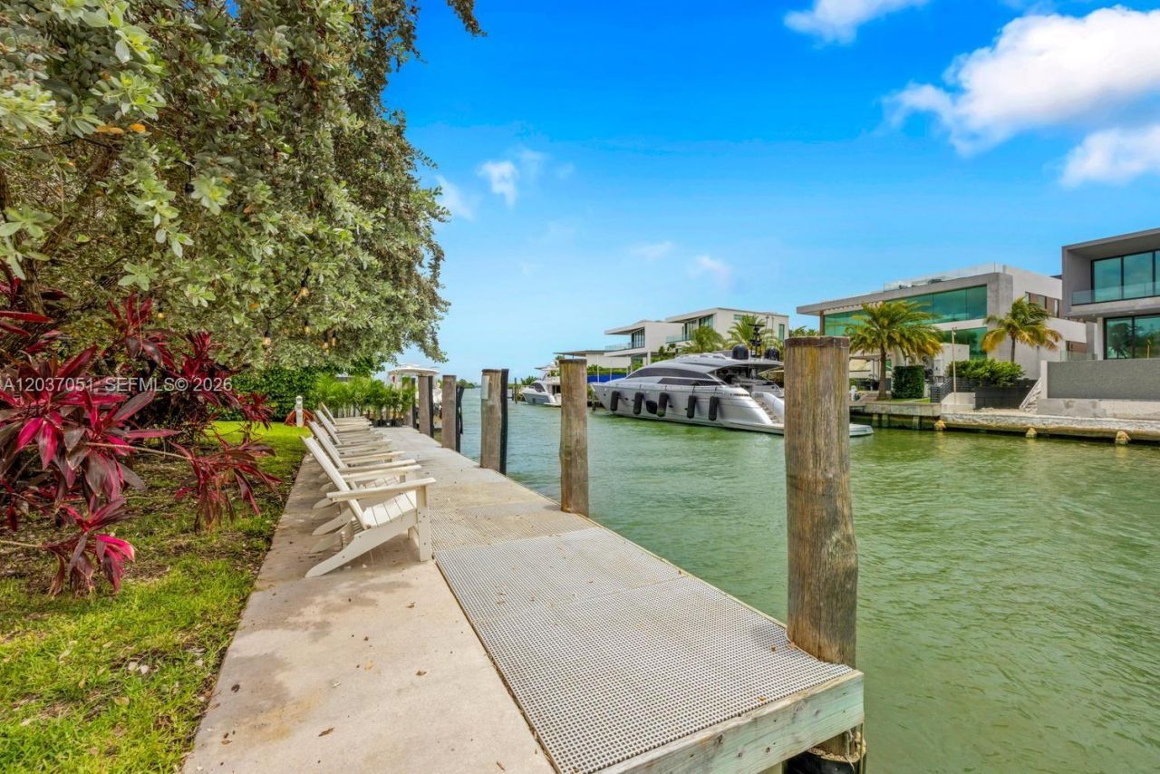 1076 NE Little River Dr , Miami, FL 33138 Photo
